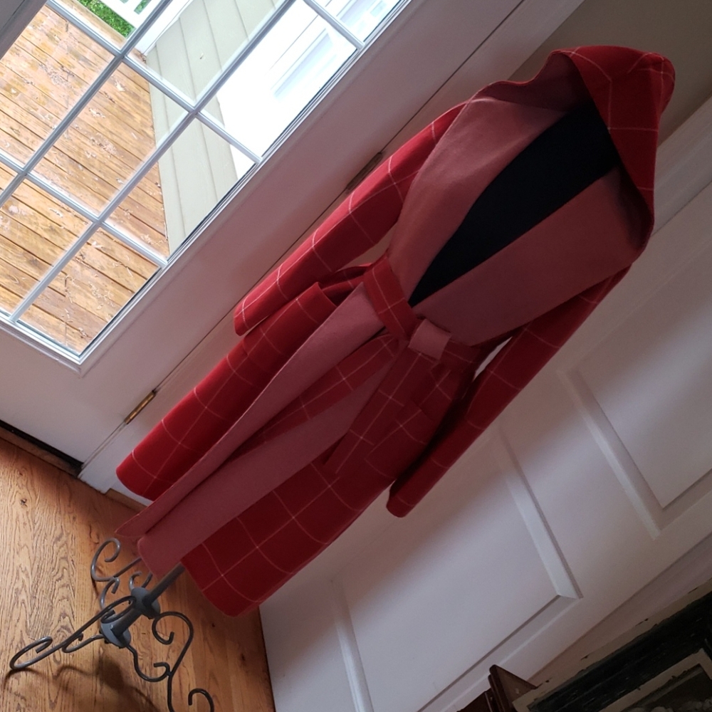 Salmon/red Jacket size S Worth